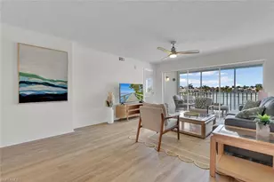 10682 Gulf Shore Dr, Naples, FL 34108 - Photo 7