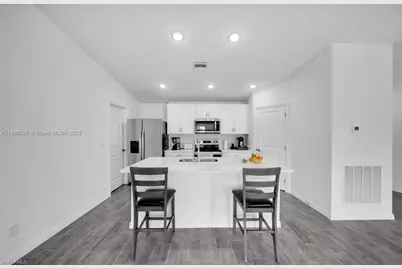 4217 NE 23rd Pl, Cape Coral, FL 33909 - Photo 5