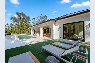 424 Spinnaker Dr, Naples, FL 34102 - Photo 27