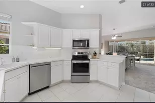 8661 Gleneagle Way, Naples, FL 34120 - Photo 3
