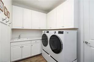 9423 Terresina Dr, Naples, FL 34119 - Photo 19