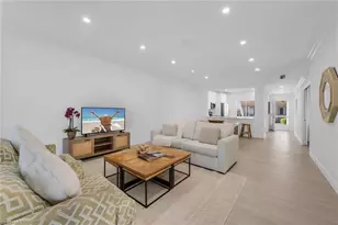 700 Saratoga Cir, Naples, FL 34104 - Photo 5