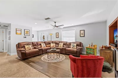 2569 Outrigger Ln, Naples, FL 34104 - Photo 9