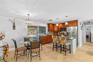 2569 Outrigger Ln, Naples, FL 34104 - Photo 7