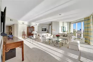 8111 Bay Colony Dr, Naples, FL 34108 - Photo 7