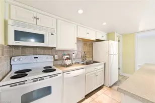 272 Palm Dr, Naples, FL 34112 - Photo 17