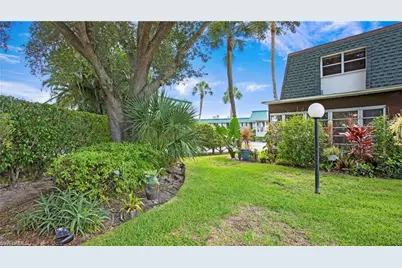 600 Valley Stream Dr #I, Naples, FL 34113 - Photo 5