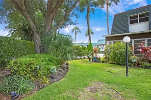 600 Valley Stream Dr, Naples, FL 34113 - Photo 5