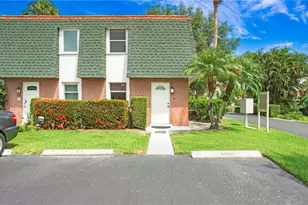 600 Valley Stream Dr, Naples, FL 34113 - Photo 1