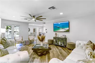 370 6th Ave S, Naples, FL 34102 - Photo 7