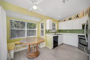 628 Woodshire Ln, Naples, FL 34105 - Photo 9