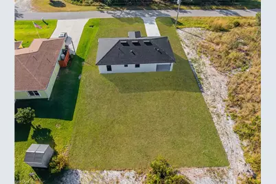 556 Woodview Dr, Lehigh Acres, FL 33972 - Photo 27