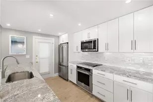 222 Harbour Dr, Naples, FL 34103 - Photo 9