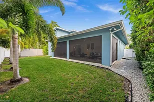 2499 10th St N, Naples, FL 34103 - Photo 35