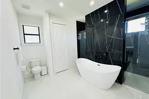 2604 20th Ave NE, Naples, FL 34120 - Photo 17