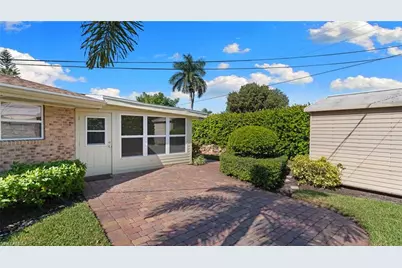 9817 Pennsylvania Ave, Bonita Springs, FL 34135 - Photo 23