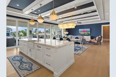 360 Heron Ave, Naples, FL 34108 - Photo 17