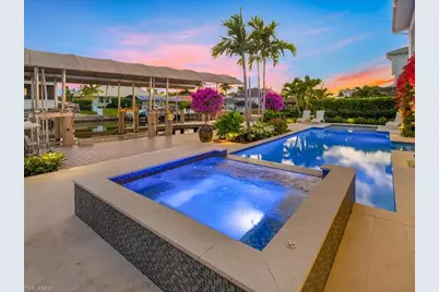 360 Heron Ave, Naples, FL 34108 - Photo 7