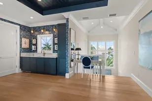 360 Heron Ave, Naples, FL 34108 - Photo 29