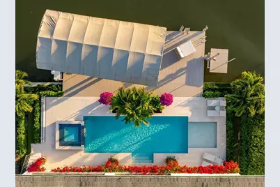 360 Heron Ave, Naples, FL 34108 - Photo 11