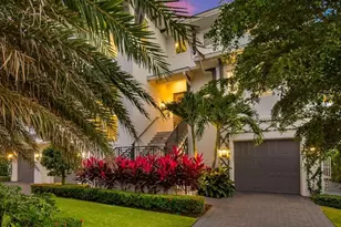 360 Heron Ave, Naples, FL 34108 - Photo 3