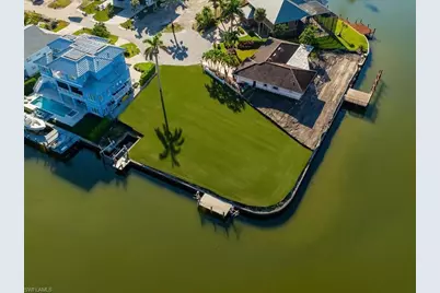 231 Trade Winds Ave, Naples, FL 34108 - Photo 5