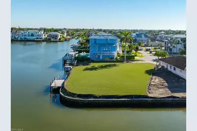 231 Trade Winds Ave, Naples, FL 34108 - Photo 1