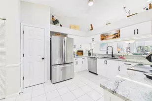 920 Marblehead Dr, Naples, FL 34104 - Photo 9