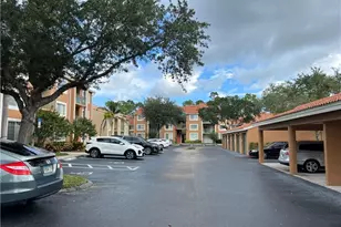 1210 Wildwood Lakes Blvd, Naples, FL 34104 - Photo 17