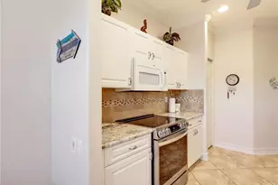 800 Carrick Bend Cir, Naples, FL 34110 - Photo 13