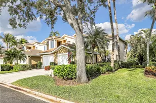 800 Carrick Bend Cir, Naples, FL 34110 - Photo 3