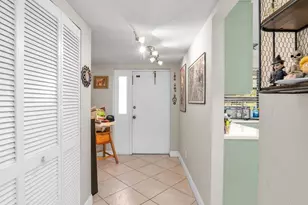 700 Valley Stream Dr, Naples, FL 34113 - Photo 9