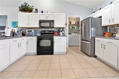 2020 NE 6th Pl, Cape Coral, FL 33909 - Photo 9