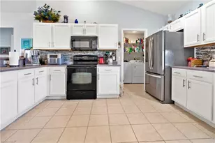 2020 NE 6th Pl, Cape Coral, FL 33909 - Photo 9