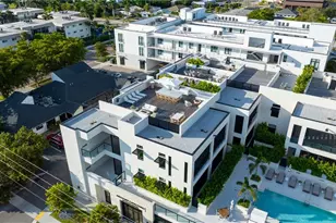 82 9th St S, Naples, FL 34102 - Photo 37