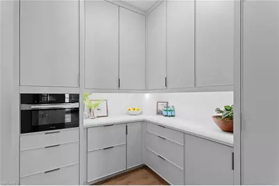 82 9th St S #301, Naples, FL 34102 - Photo 9