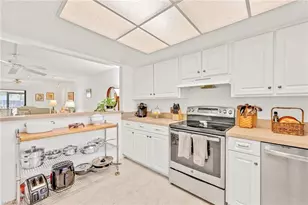 151 Cypress Way E, Naples, FL 34110 - Photo 7