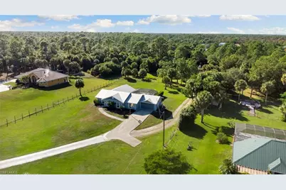 1061 15th St SW, Naples, FL 34117 - Photo 47