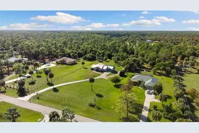 1061 15th St SW, Naples, FL 34117 - Photo 33