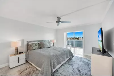 2750 Gulf Shore Blvd N #402, Naples, FL 34103 - Photo 9