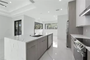 1068 16th St NE, Naples, FL 34120 - Photo 7