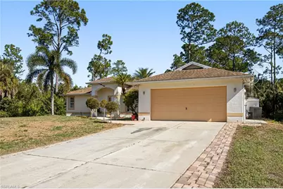 1620 Blue Sage Dr, Naples, FL 34117 - Photo 3