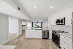 1330 Derbyshire Ct, Naples, FL 34116 - Photo 9