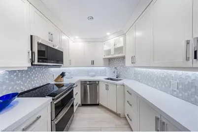 4005 Gulf Shore Blvd N #1104, Naples, FL 34103 - Photo 11