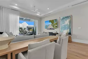 201 8th St S, Naples, FL 34102 - Photo 5