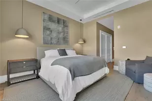 201 8th St S, Naples, FL 34102 - Photo 15