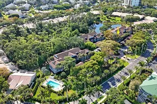 660 Wiggins Bay Dr, Naples, FL 34110 - Photo 29