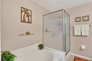 354 Dover Pl, Naples, FL 34104 - Photo 17