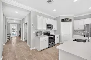 19840 Beechcrest Pl, Estero, FL 33928 - Photo 11