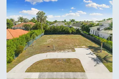 3670 Crayton Rd, Naples, FL 34103 - Photo 5